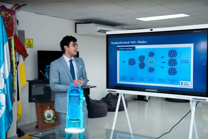 SENACIT imparte jornada introductoria sobre la energía nuclear
